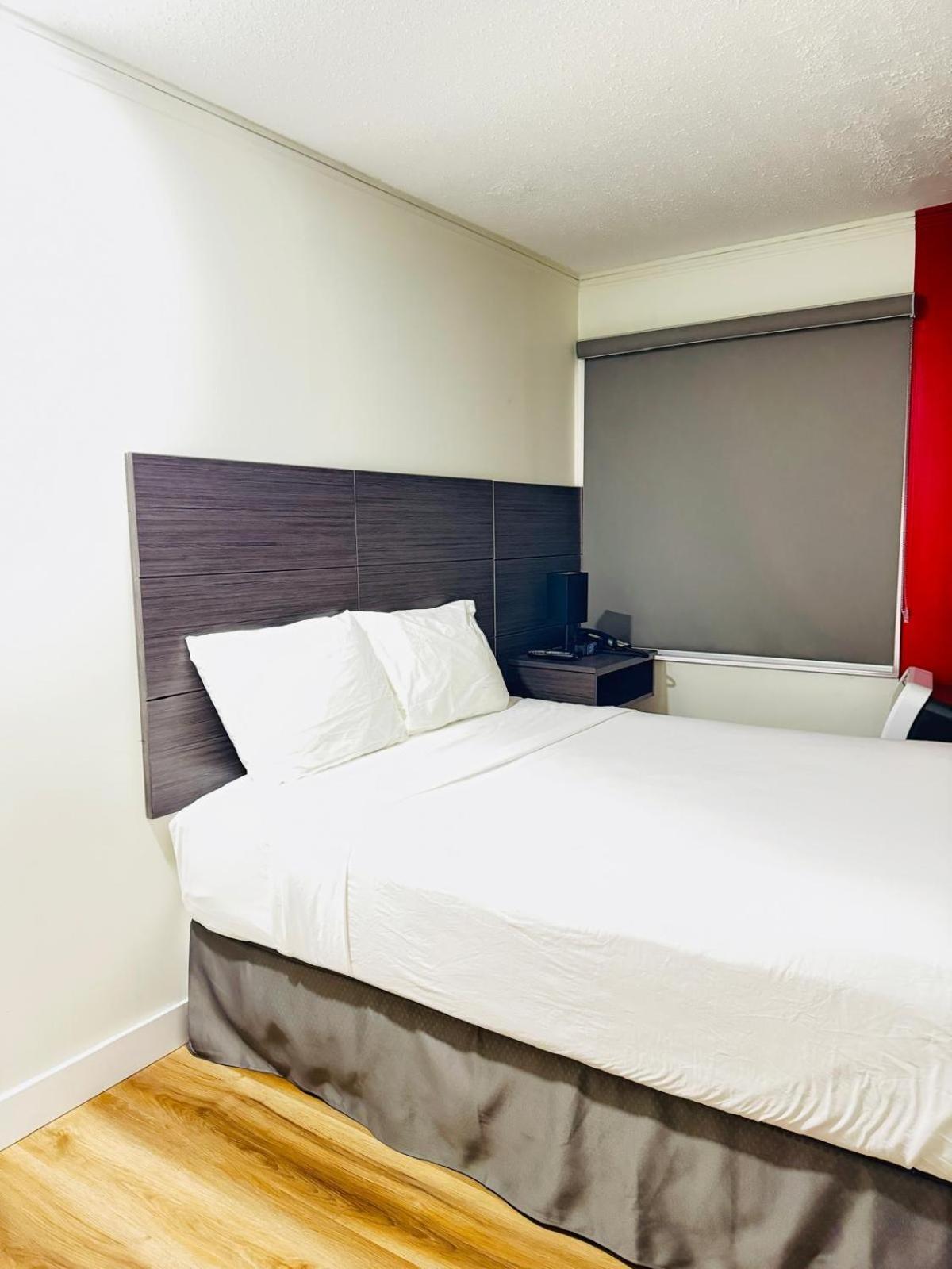 Ramada By Wyndham Dawson Creek Hotel Екстериор снимка